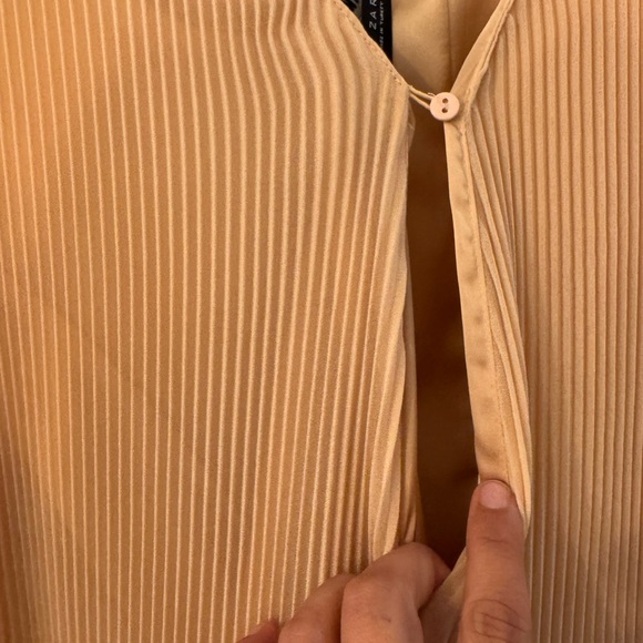 Elegant Pleated Romper - Picture 9 of 10